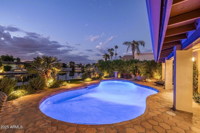 Building Photo - 7620 E Vía Del Placito