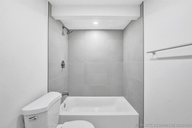 Building Photo - 4040 N Hills Dr
