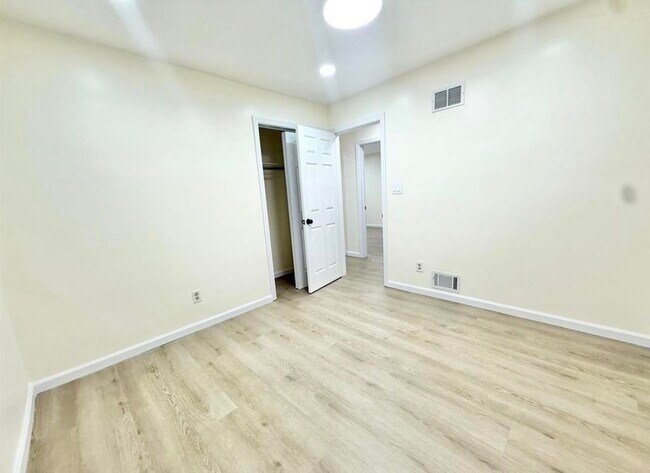 Building Photo - 588 Avenue A