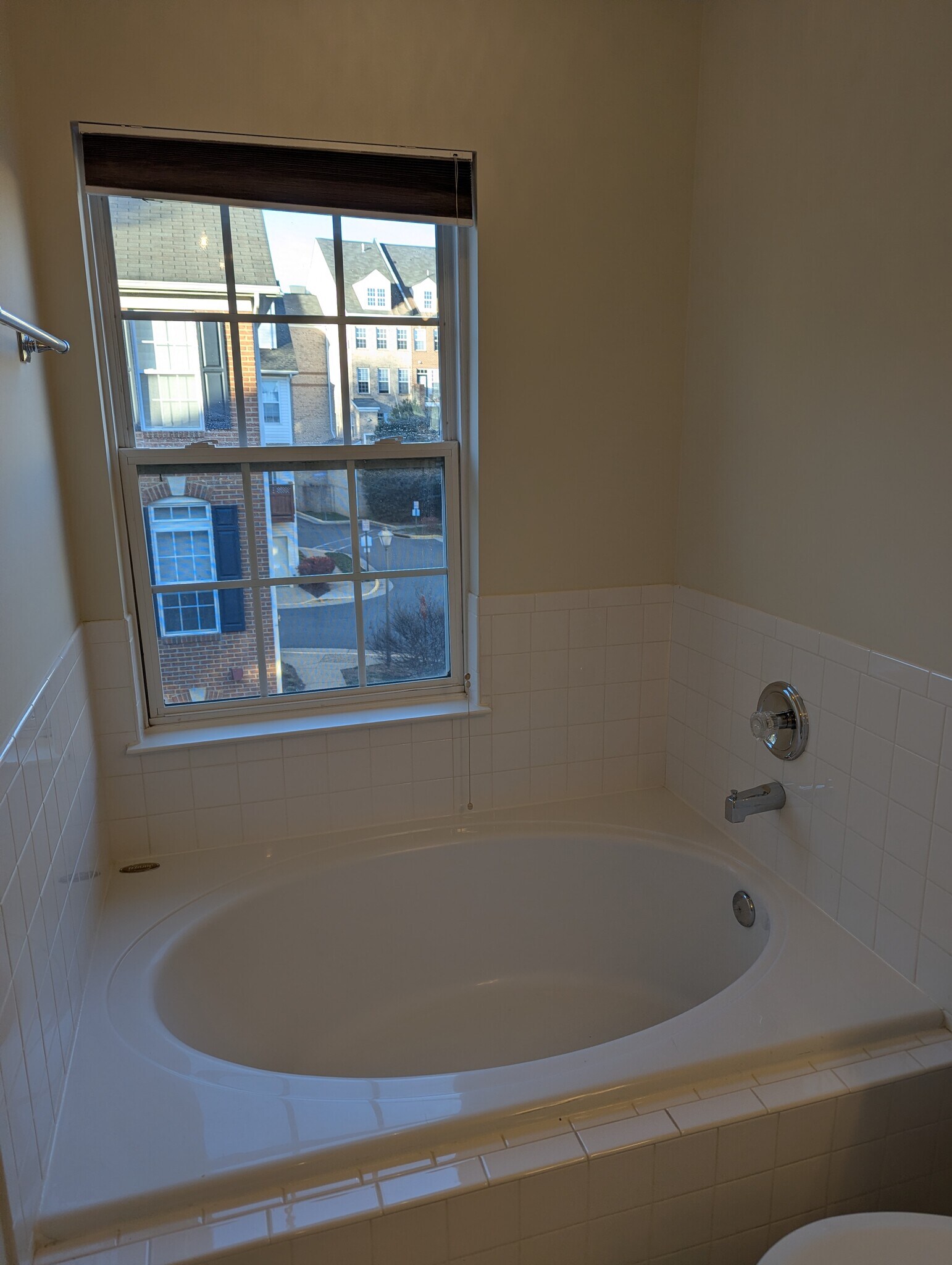 Building Photo - 2724 Manhattan Pl