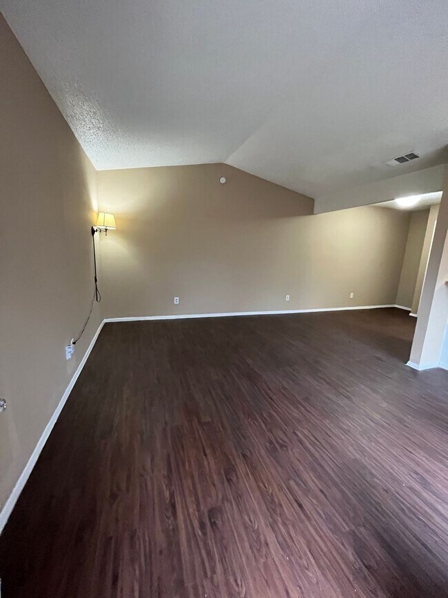 Primary Photo - 806 Sirocco Dr