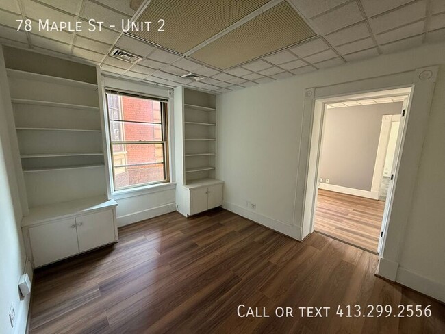 Building Photo - 78 Maple St