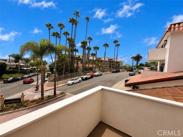 Building Photo - 402 Avenida Granada