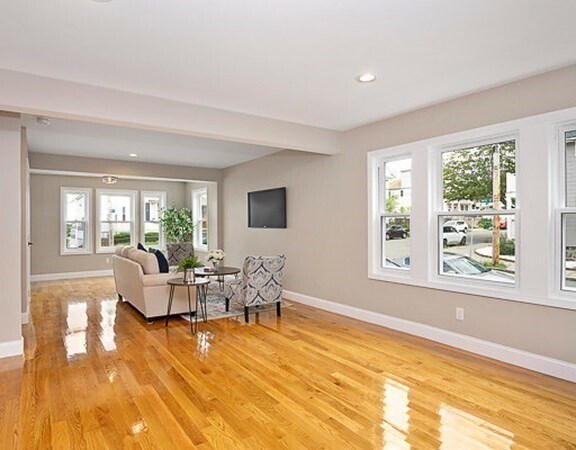 Building Photo - 68 Edward St