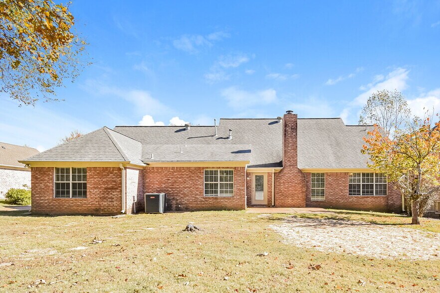 Building Photo - 3721 College Bluff