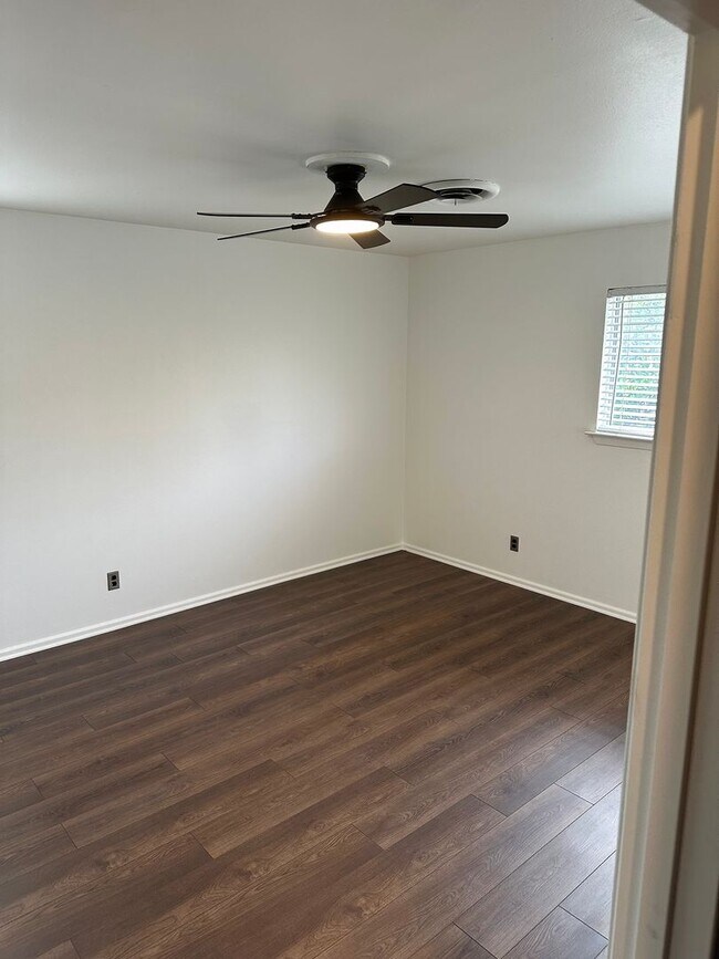 Building Photo - 5100 Orleans Ct