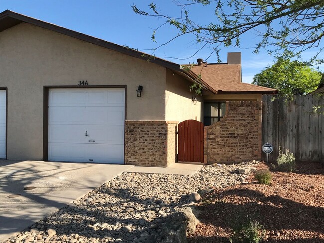 Primary Photo - Beautiful remodeled duplex with granite co...