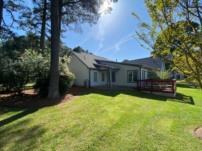 Building Photo - 104 Waccamaw Dr