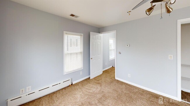 Building Photo - 13 Idlewild Ave