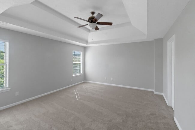 Building Photo - Impressive 3 Bed, 2.5 Bath Home