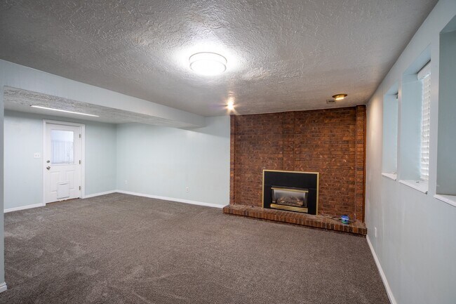 Building Photo - 1784 N 600 E