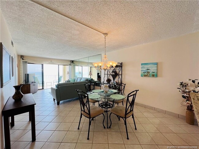 Building Photo - 10102 S Ocean Dr