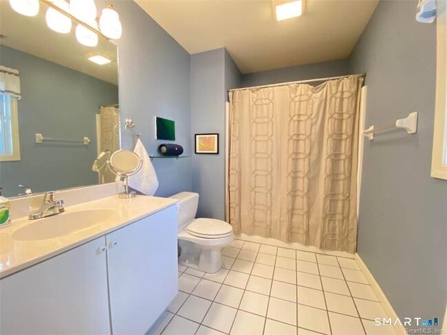 Building Photo - 1303 Bradford Dr