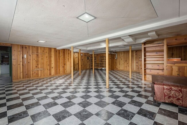 Building Photo - 3706 Chevy Chase Rd