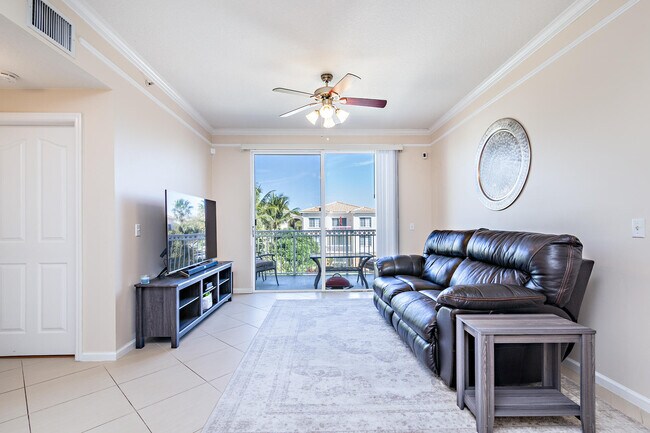 Building Photo - 5308 Myrtlewood Cir E