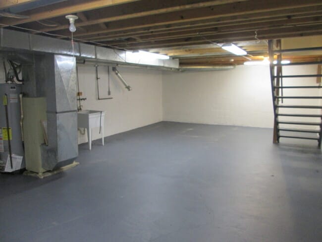 Building Photo - 103 Hazel St