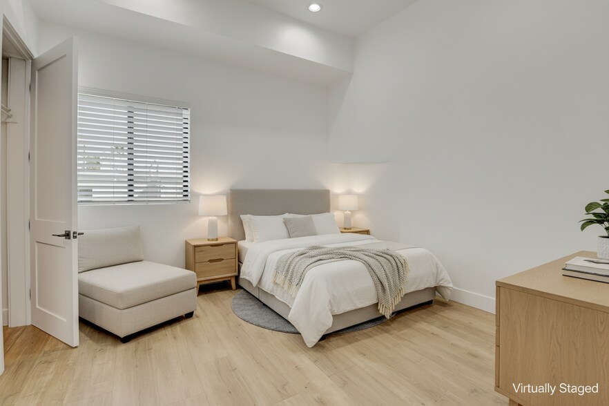 Building Photo - 19033 Bassett St