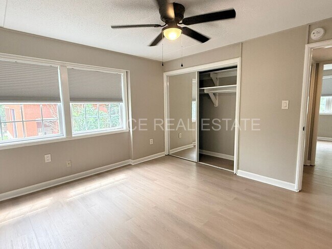 Building Photo - 2749 Sullins St