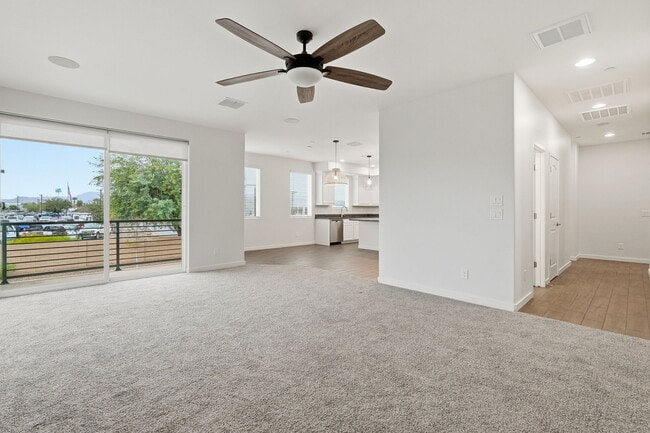 Building Photo - 1250 Abbey Ln