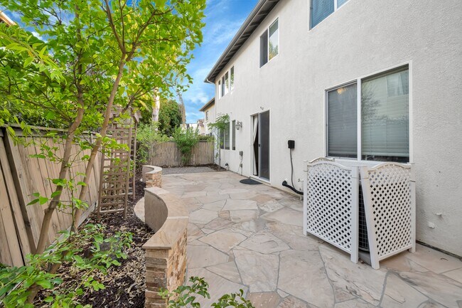 Building Photo - 10509 Hollingsworth Way