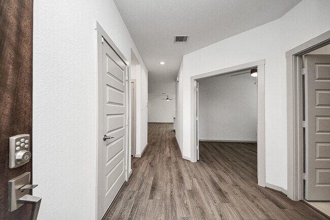 Building Photo - 3014 Jackmans Diamond