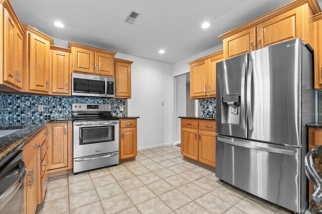 Building Photo - 2817/2819 Lynwood Hills Dr