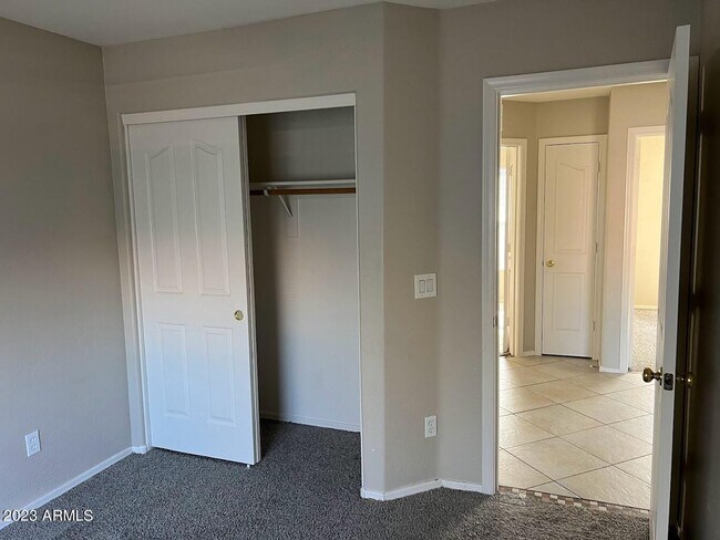 Building Photo - 12809 W Dreyfus Dr