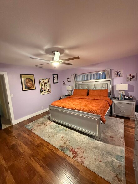 Master Bedroom (1) - 850 SW 50th Ter