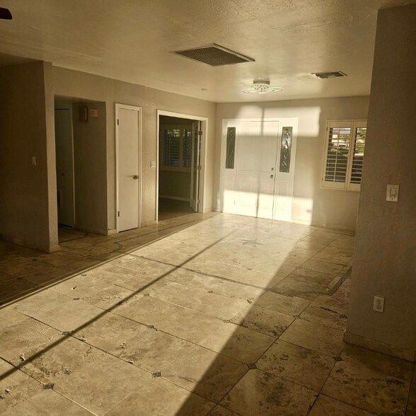 Building Photo - 12018 N Hayden Rd