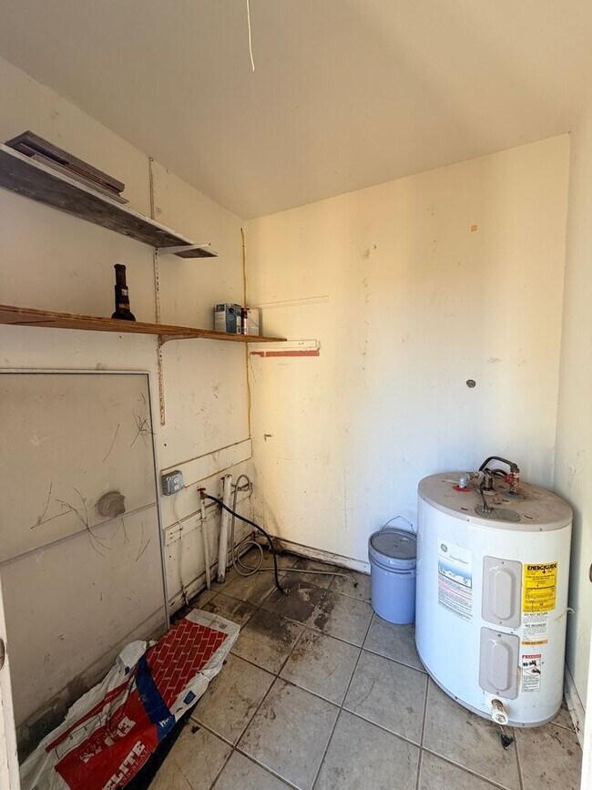 Building Photo - Studio Home in Valdoasta