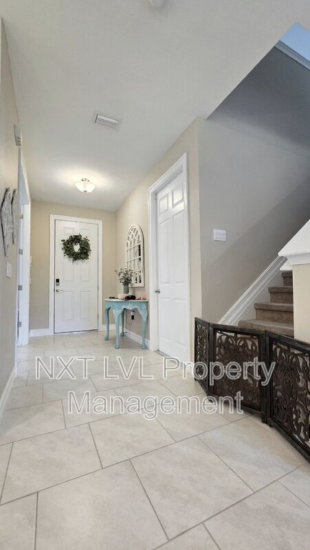 Building Photo - 804 Heather Lk Ave