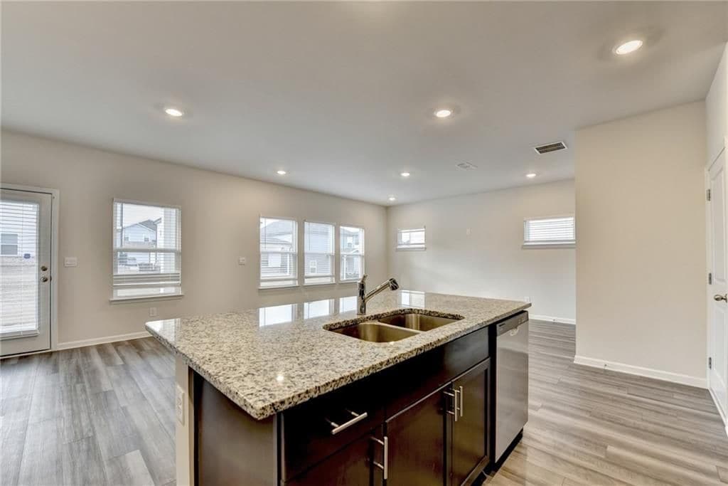 Building Photo - 2214 Whitworth St