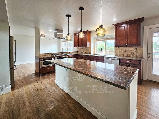 Building Photo - 2615 Helmsdale Dr