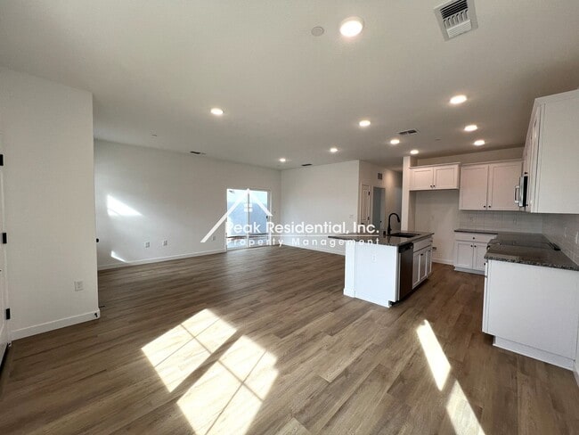 Building Photo - Brand New 4bd/3a Rancho Cordova Home-Must ...