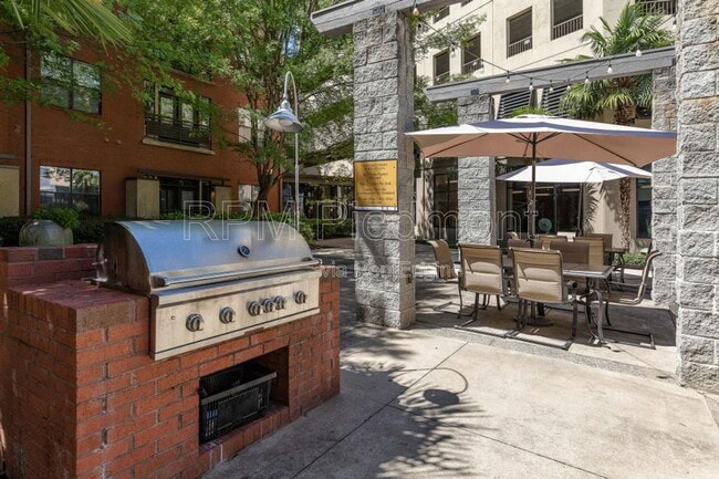 Building Photo - 401 16th St NW