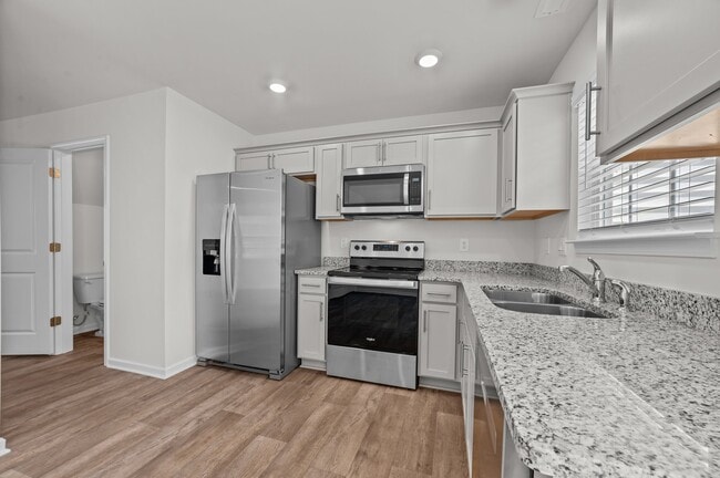 Building Photo - 4109 Laurel Rdg Dr