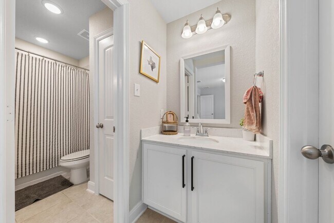 Building Photo - Spacious 4-Bed Oasis with Pool Access & Modern Upgrades in New Braunfels