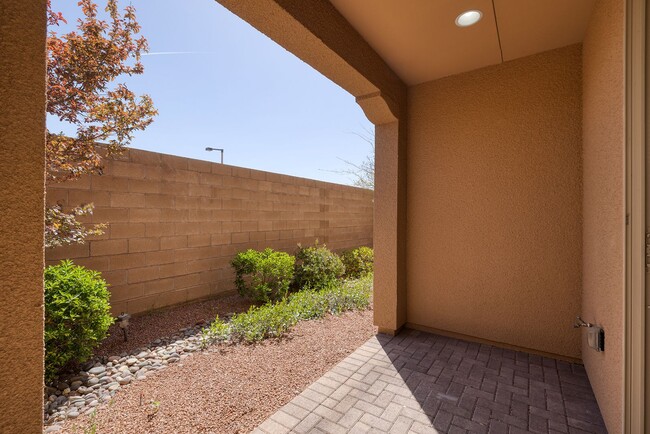 Building Photo - Summerlin Highly Upgraded Platinum Leed Ce...