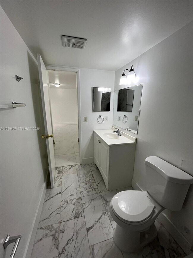 Building Photo - 7450 SW 153rd Pl