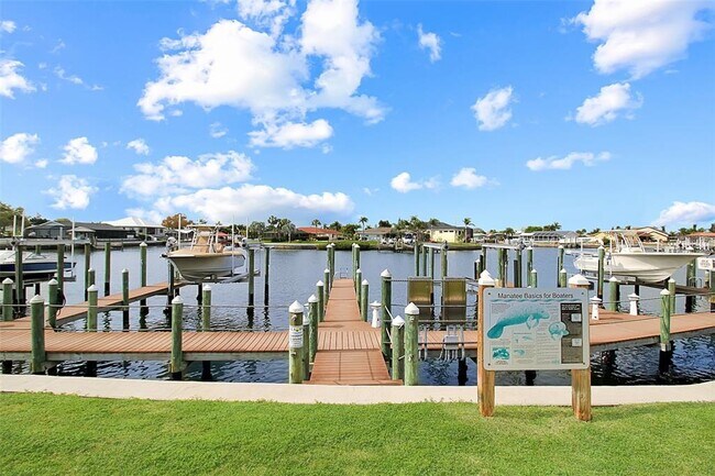 Building Photo - 1003 Bellasol Way