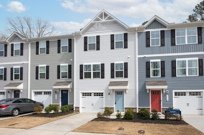 Building Photo - 1516 Indigo Creek Dr