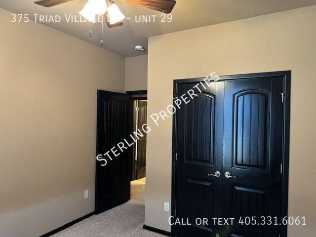 Building Photo - 375 Triad Village Dr