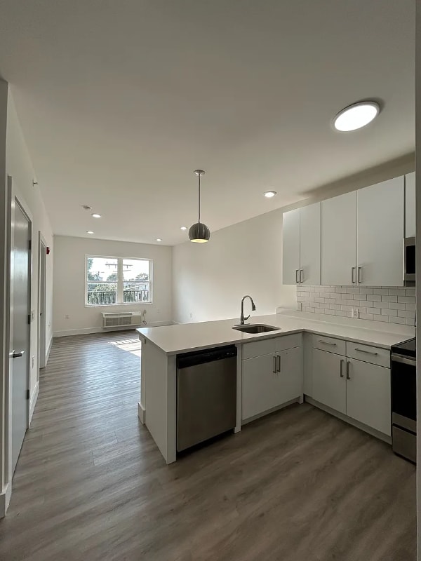 Building Photo - 1127 Stuyvesant Ave.