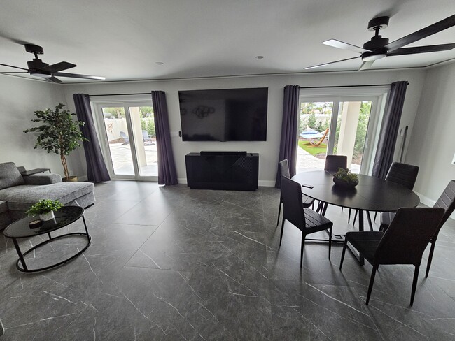 Building Photo - 8797 Rose Way