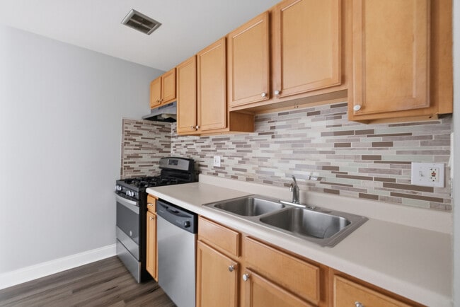 Building Photo - 864 Winesap Ct