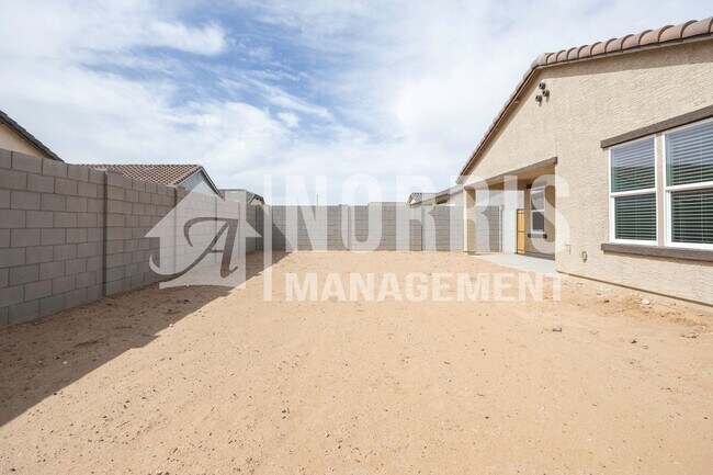 Building Photo - 1131 E Brookwood Dr