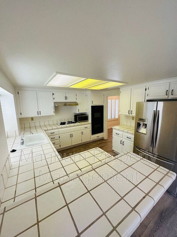 Building Photo - 43938 Northgate Ave