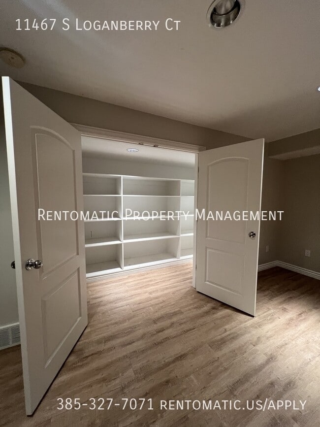 Building Photo - 11467 S Loganberry Ct