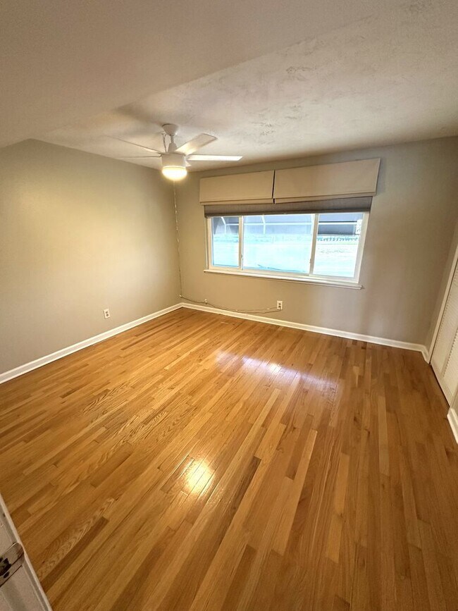 Building Photo - Tierra Verde WATERFRONT Annual Unfurn. 3BR 3BA 2 Car Tandem Garage Townhome & optional slip