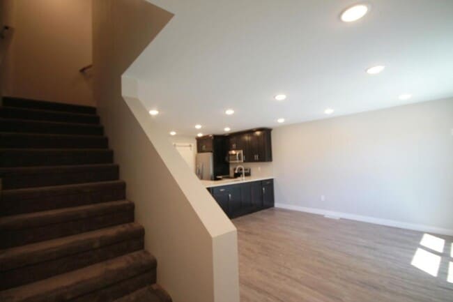 Building Photo - 109 N 10th St